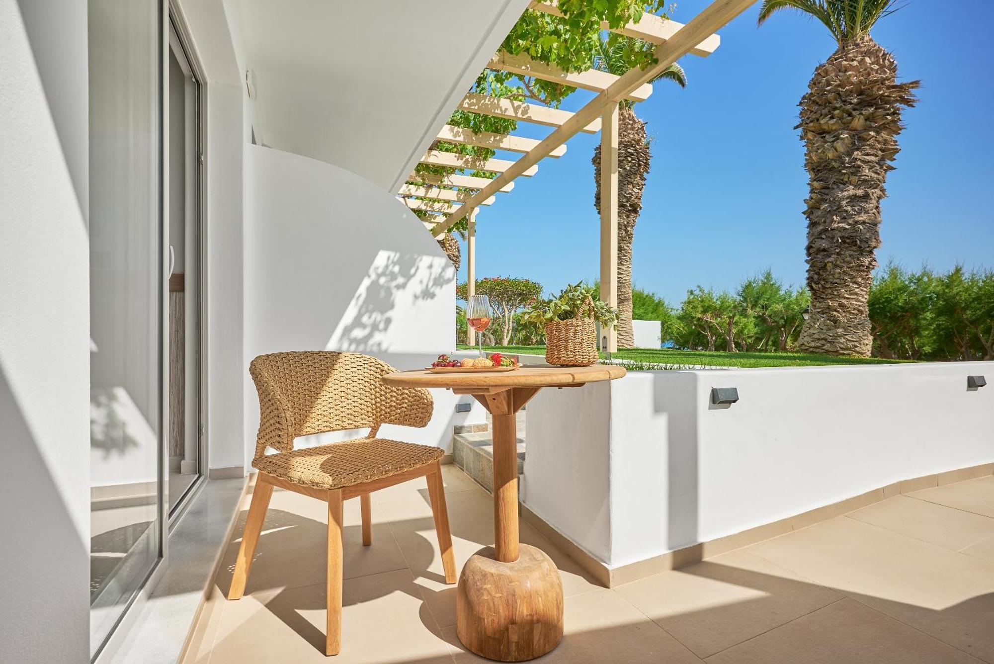 Artemis Aparthotel Makriyialos Bagian luar foto